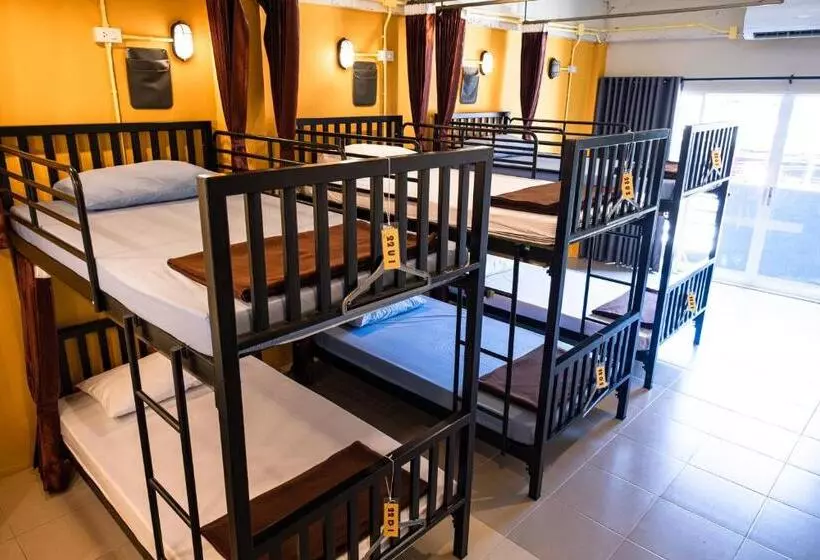 Krabi Freedom Hostel And Bar