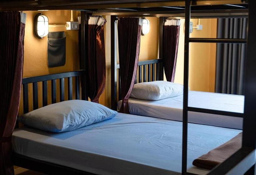 Krabi Freedom Hostel And Bar