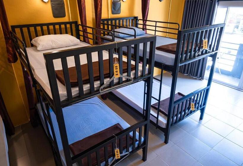 Krabi Freedom Hostel And Bar