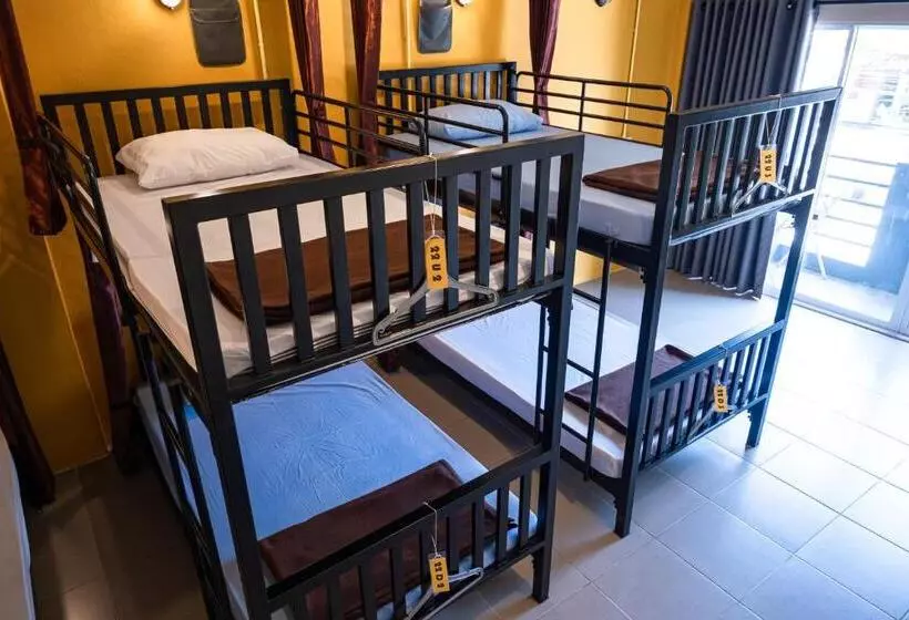 Krabi Freedom Hostel And Bar