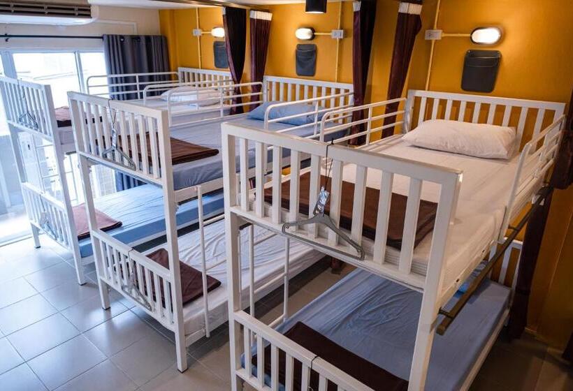 Krabi Freedom Hostel And Bar