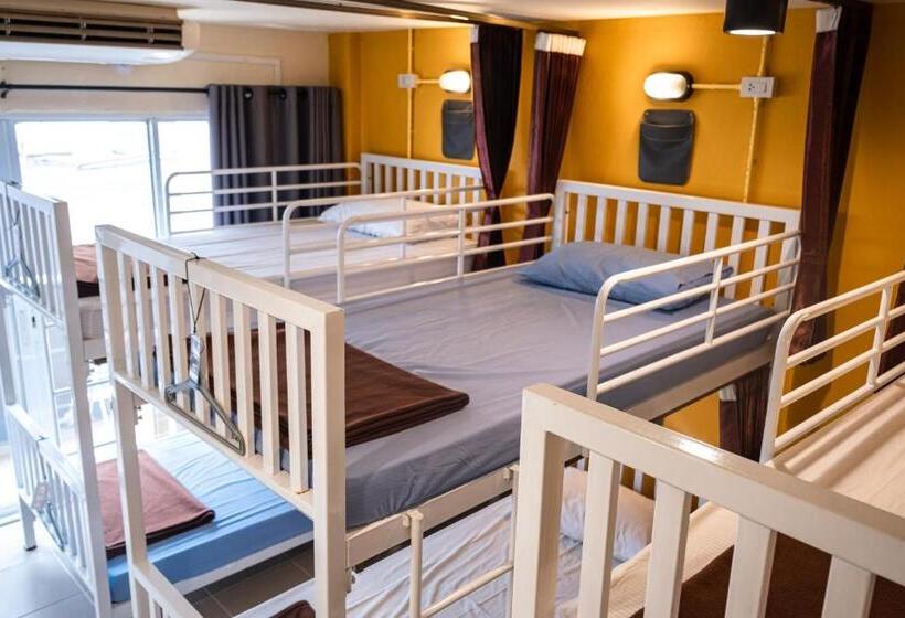 Krabi Freedom Hostel And Bar