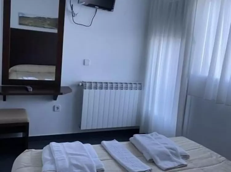 Majatalo Hostal La Pinilla