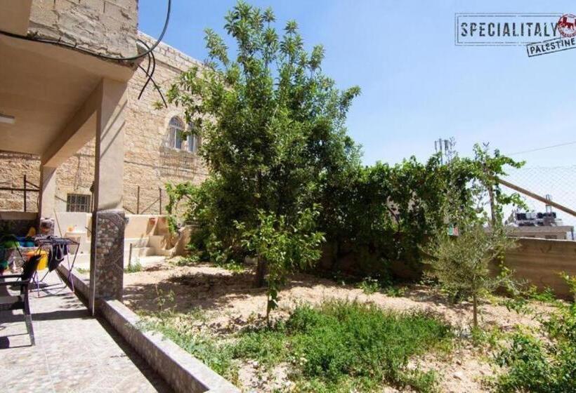 پانسیون Mary S Guest House