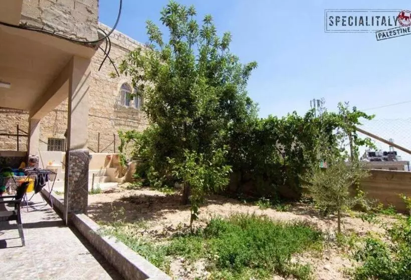 پانسیون Mary S Guest House