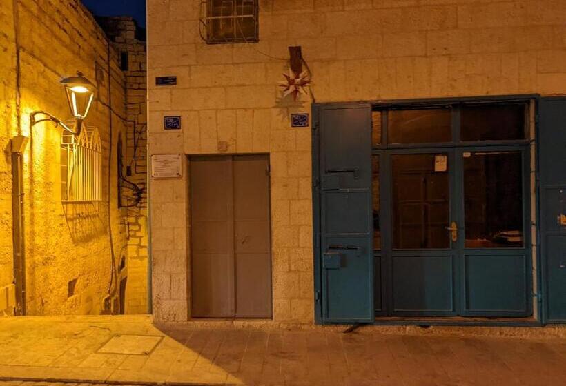 پانسیون Mary S Guest House