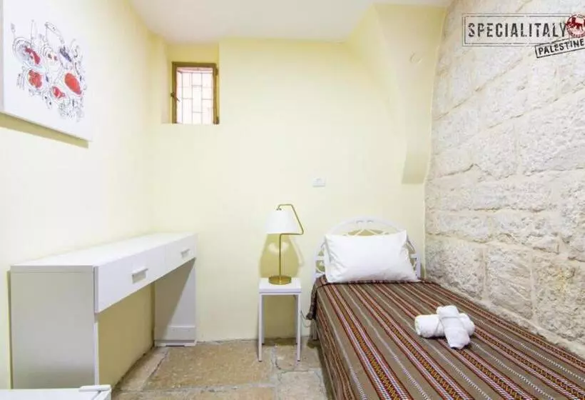 پانسیون Mary S Guest House