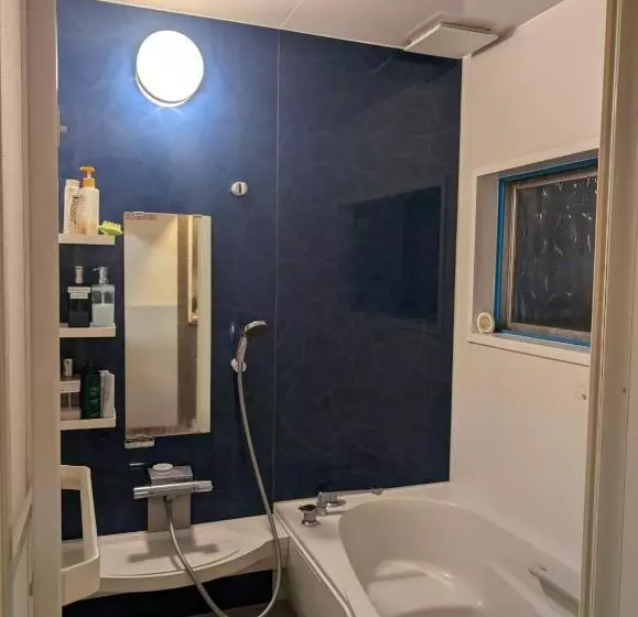 ペンション Hostel Blue Door ホステル ブルードア