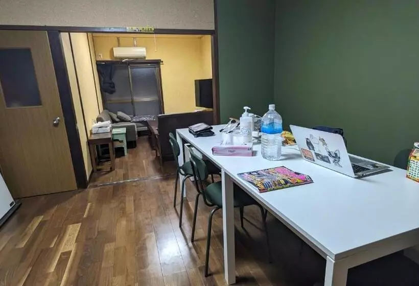 ペンション Hostel Blue Door ホステル ブルードア