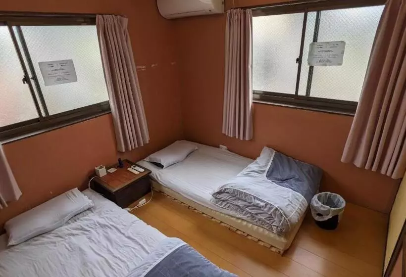 ペンション Hostel Blue Door ホステル ブルードア