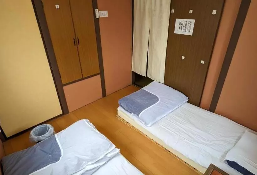 ペンション Hostel Blue Door ホステル ブルードア