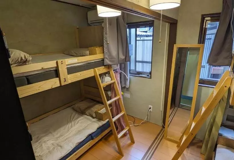 ペンション Hostel Blue Door ホステル ブルードア