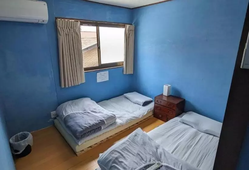 ペンション Hostel Blue Door ホステル ブルードア