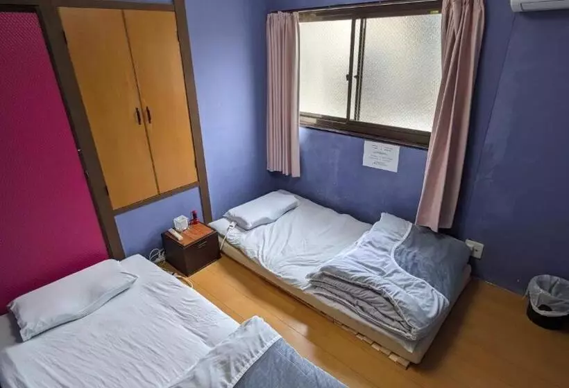 ペンション Hostel Blue Door ホステル ブルードア