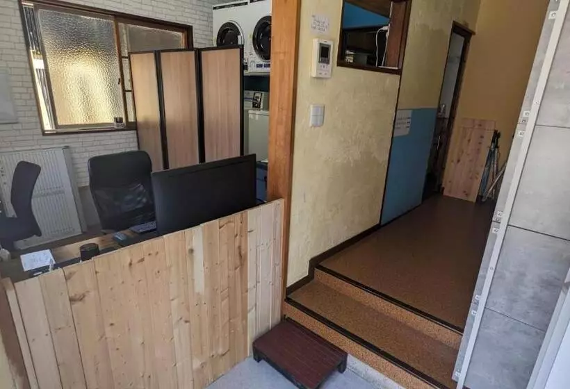 ペンション Hostel Blue Door ホステル ブルードア