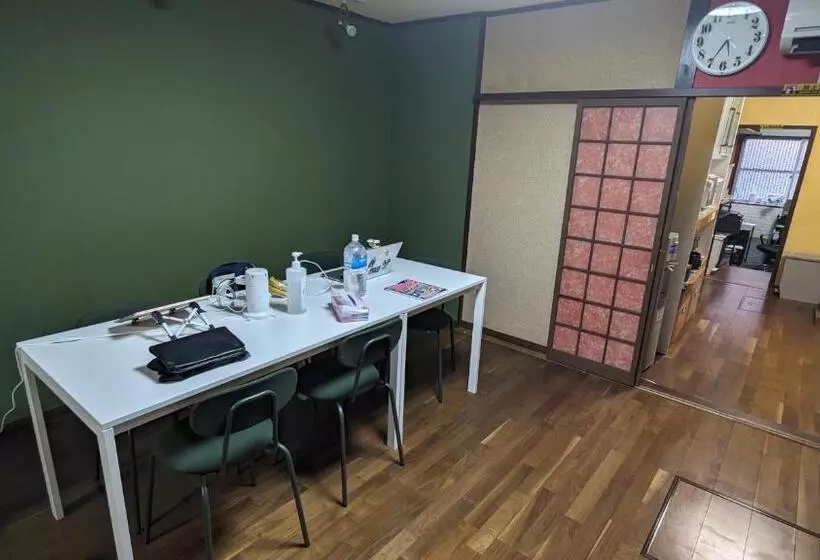 ペンション Hostel Blue Door ホステル ブルードア