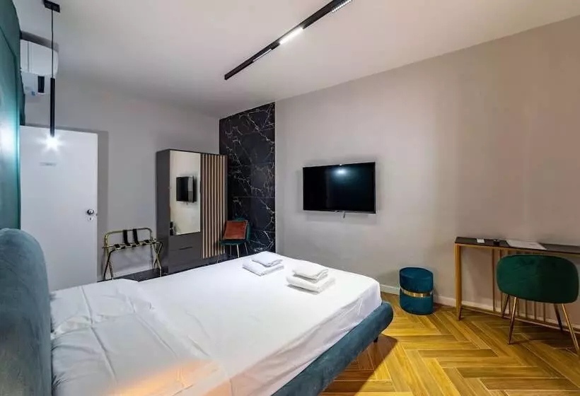 پانسیون Room Eleven