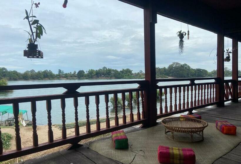 Hostel Crazy Mamapiang Guesthous