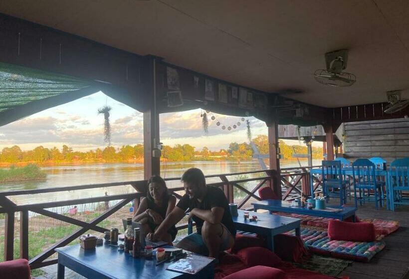 Hostel Crazy Mamapiang Guesthous