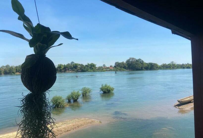 Hostel Crazy Mamapiang Guesthous