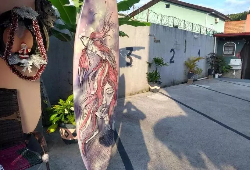 ユースホステル Marev Pousada