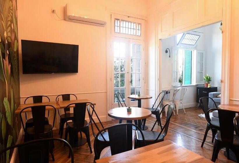 تختخواب و صبحانه Cambacuá