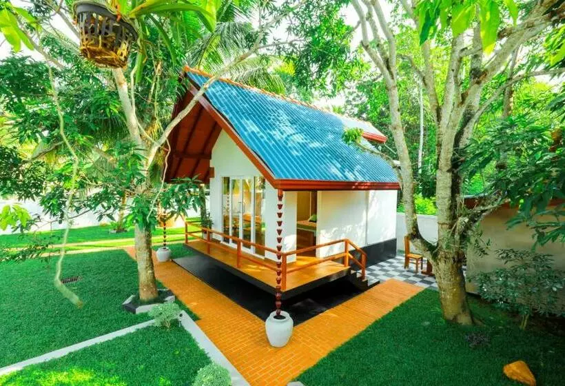 Aamiaismajoitus (B&B) Kurumba Luxury Cabin