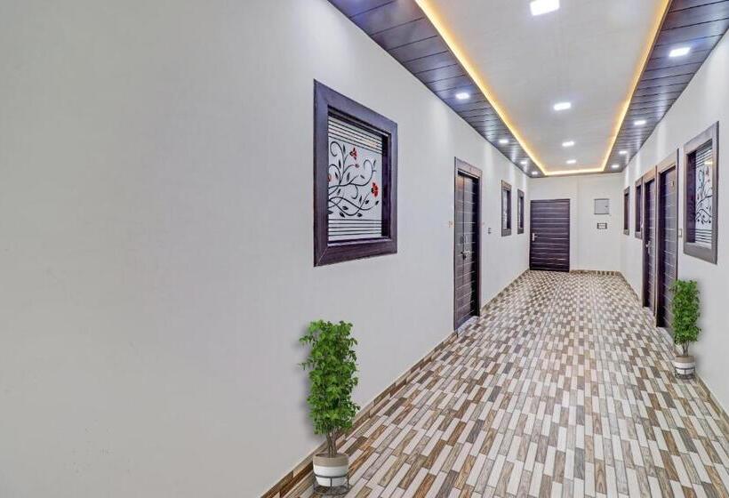 Collection O 80556 Hotel Mansarovar