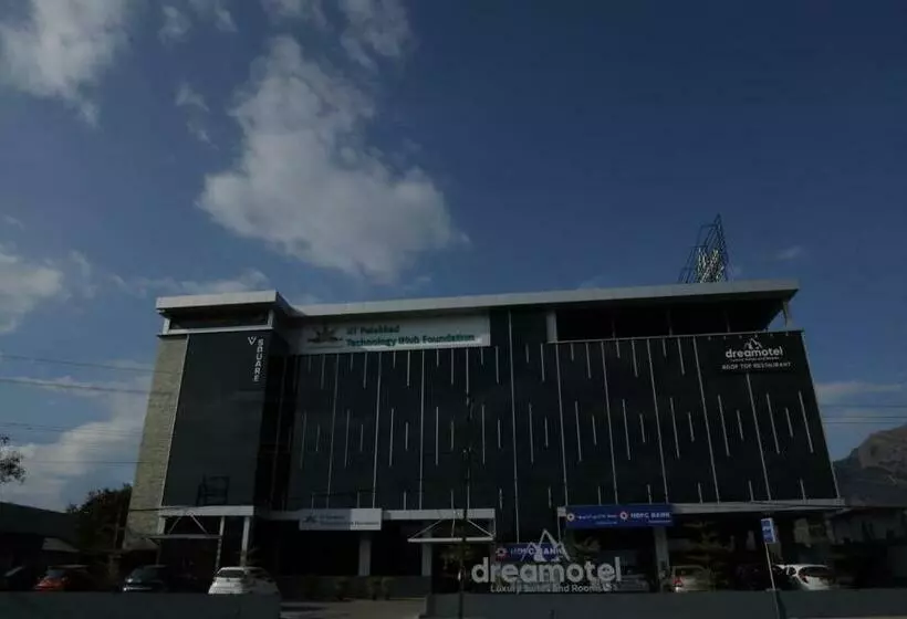 Dreamotel Luxury Suites And Rooms