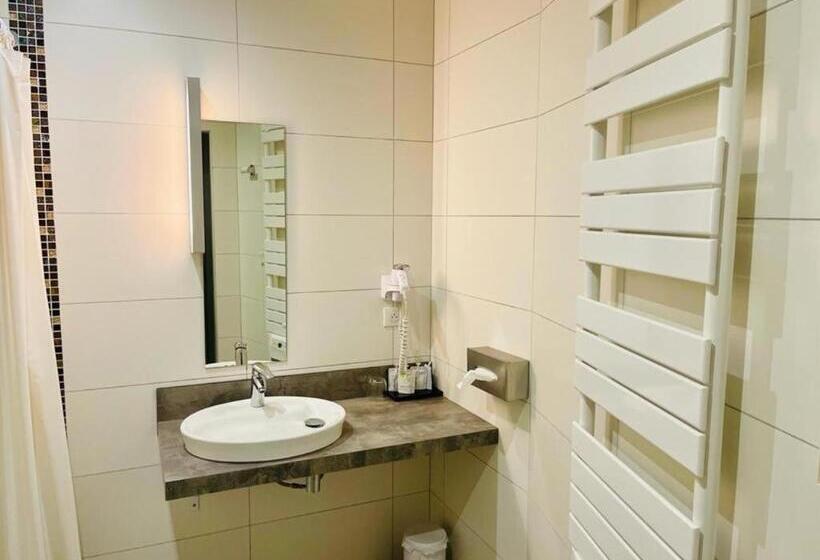 Отель Au Coeur Des Bulles