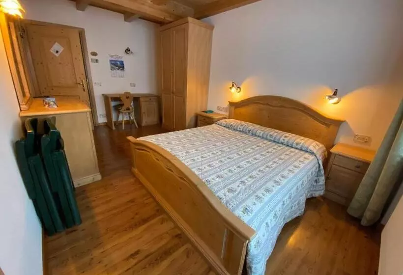 ホテル Garní Ladinia