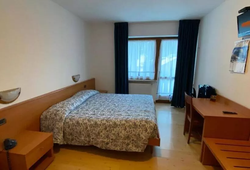 ホテル Garní Ladinia