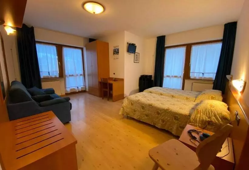 ホテル Garní Ladinia