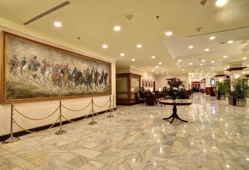 هتل Peshawar Serena