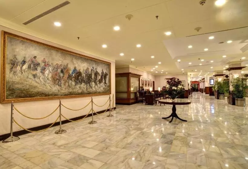 هتل Peshawar Serena