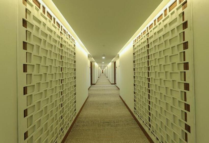 هتل Peshawar Serena