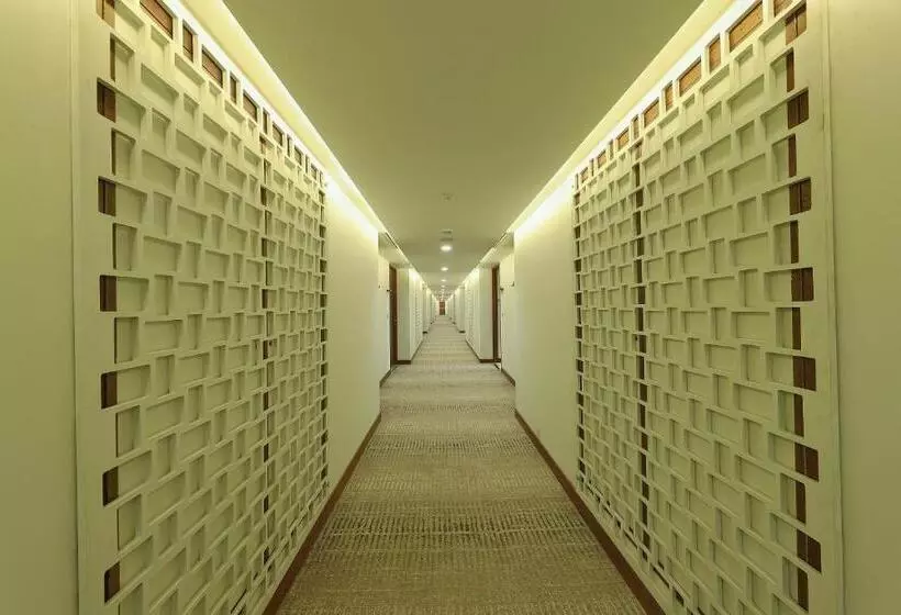 هتل Peshawar Serena