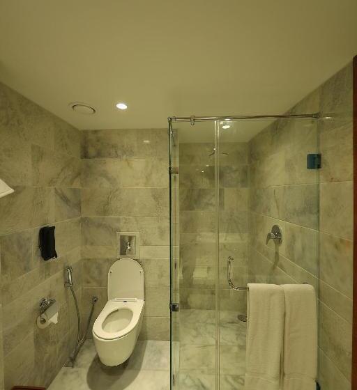 هتل Peshawar Serena