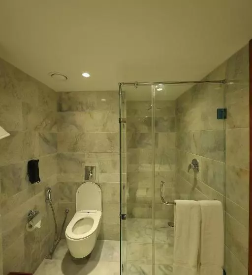 هتل Peshawar Serena