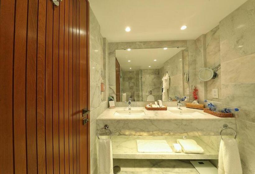 هتل Peshawar Serena