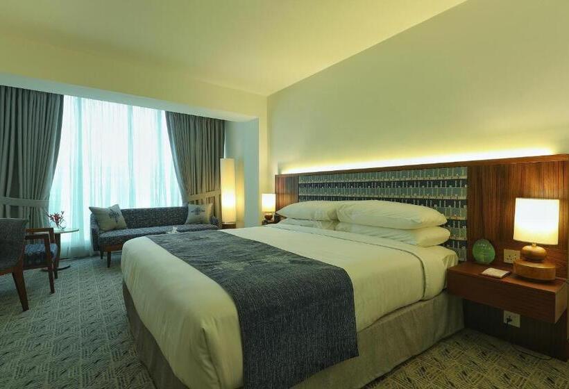 هتل Peshawar Serena