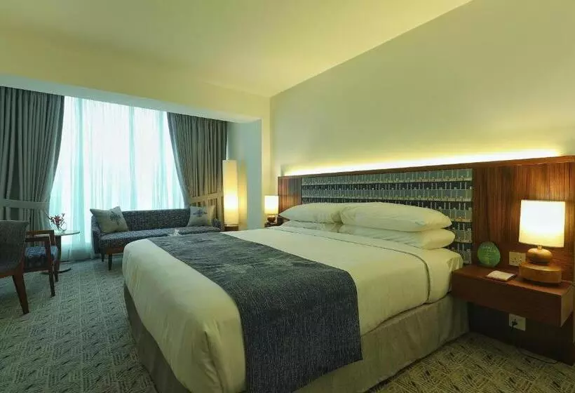 هتل Peshawar Serena