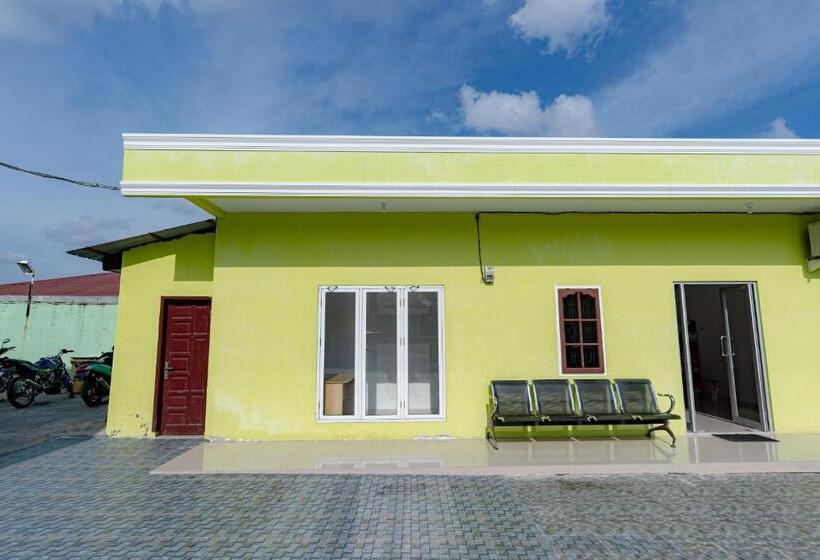 ホテル Reddoorz Syariah Near Uisu Medan