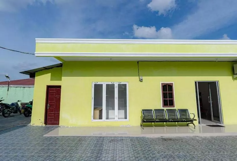 هتل Reddoorz Syariah Near Uisu Medan