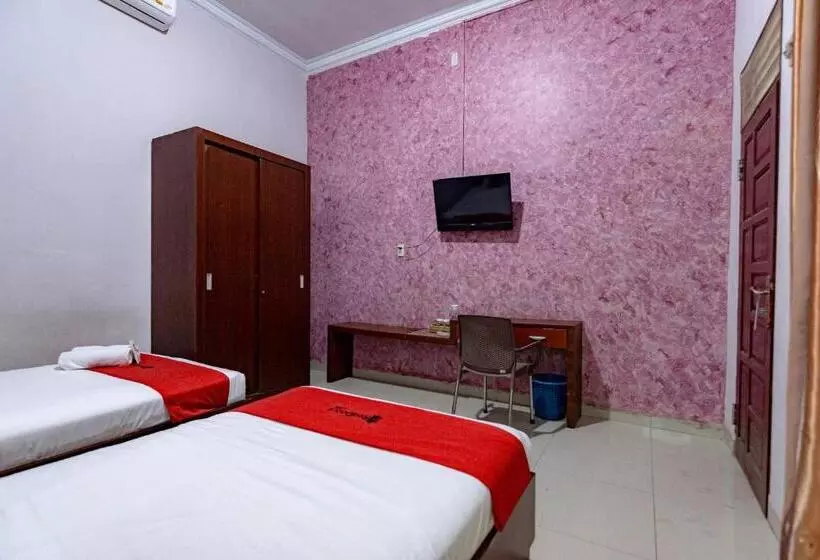 هتل Reddoorz Syariah Near Uisu Medan