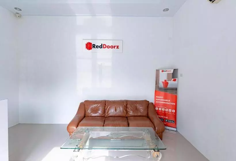 هتل Reddoorz Syariah Near Uisu Medan