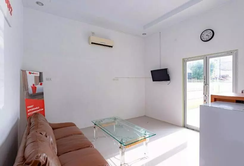 هتل Reddoorz Syariah Near Uisu Medan