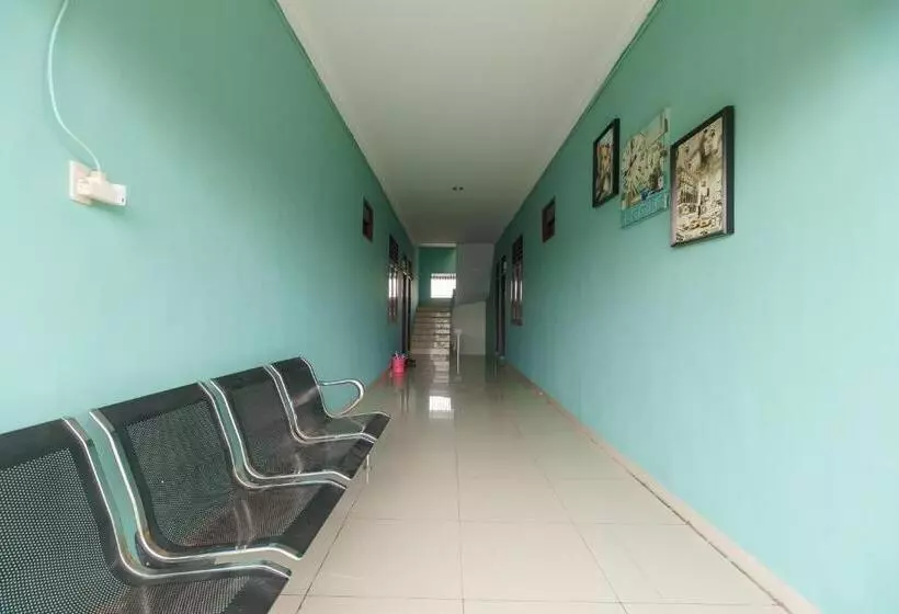 هتل Reddoorz Syariah Near Uisu Medan