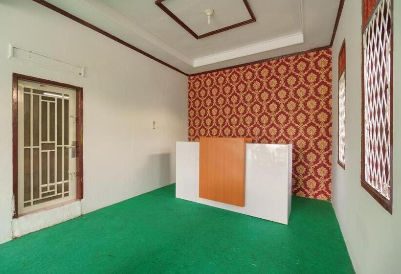 ホテル Reddoorz Syariah Near Uisu Medan