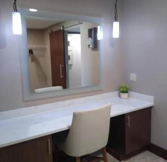 هتل Stay On The Beach In Saint Maarten 3br Condo Sleeps 8